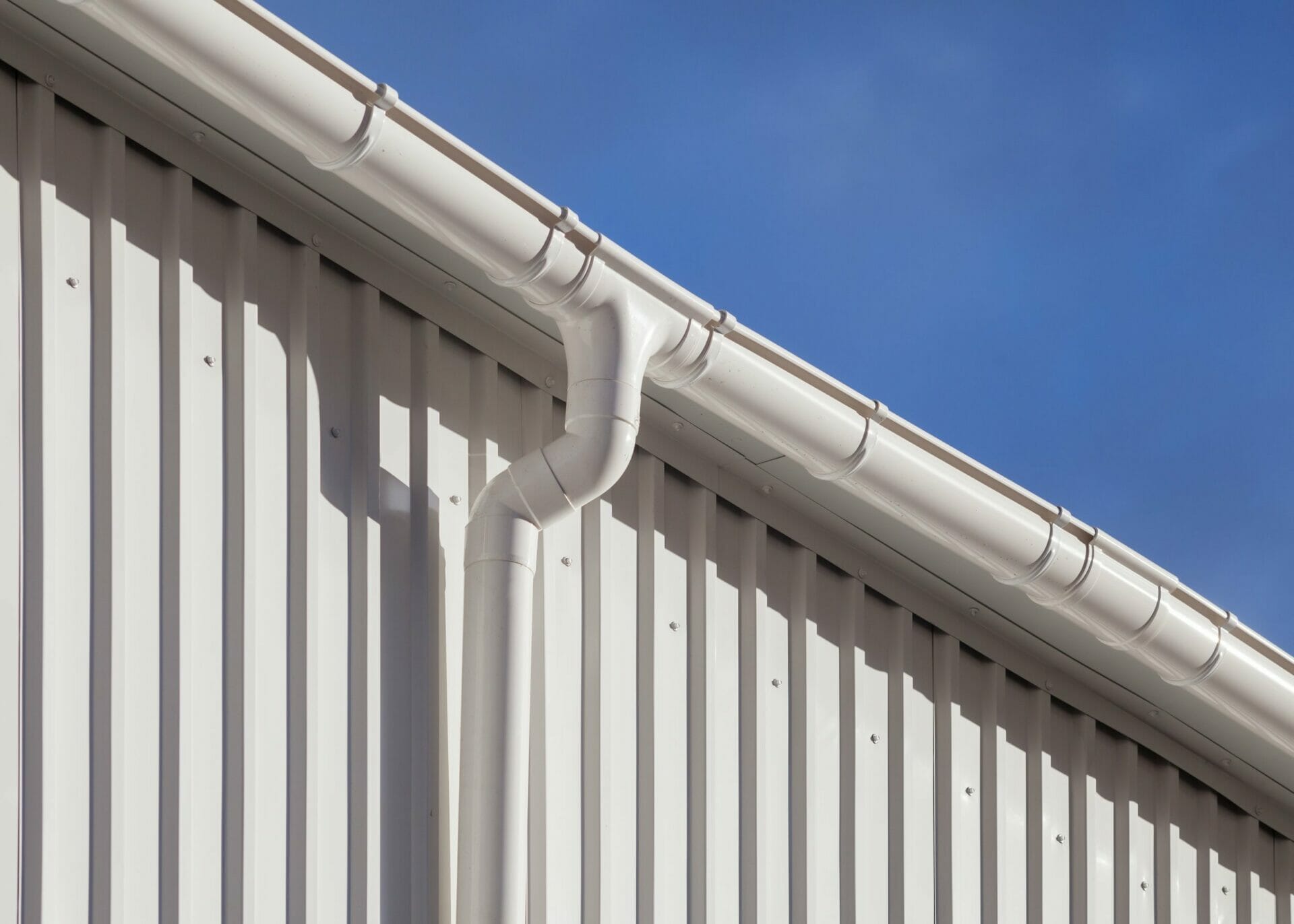 Large Pre-Engineered Steel Building Gutter