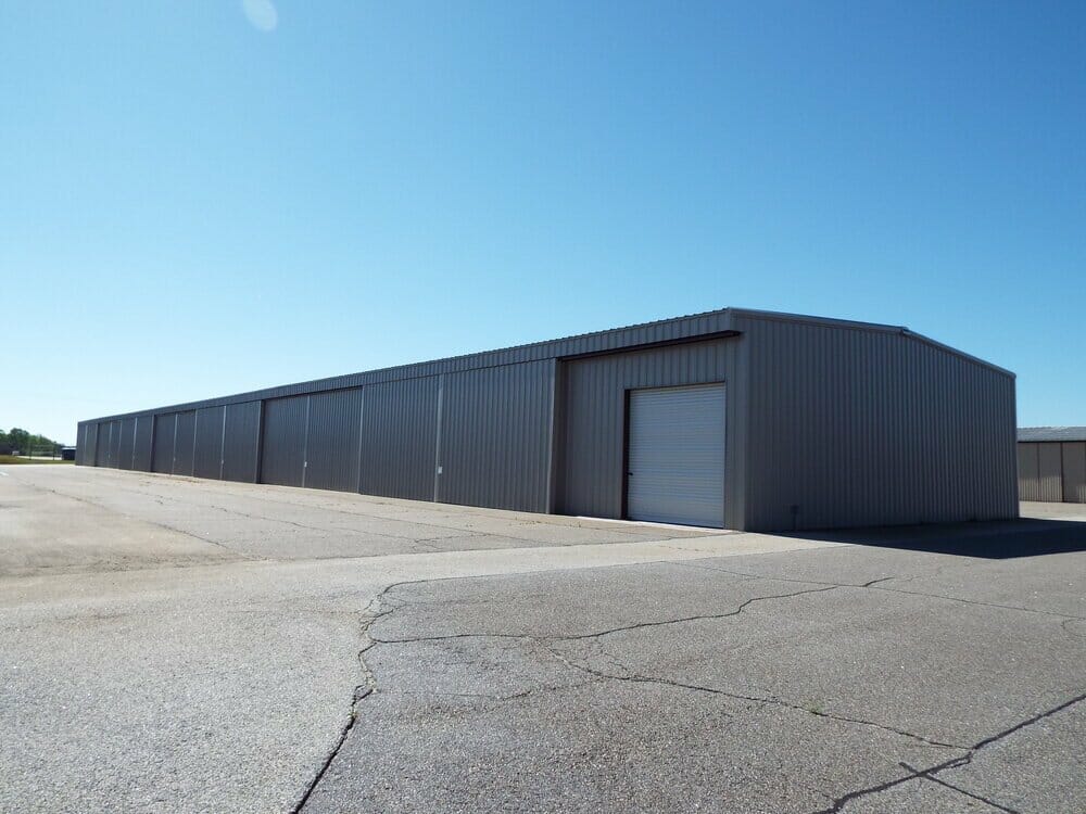 Large Pre-Engineered Steel Building With Roll Up Door Loading Bays