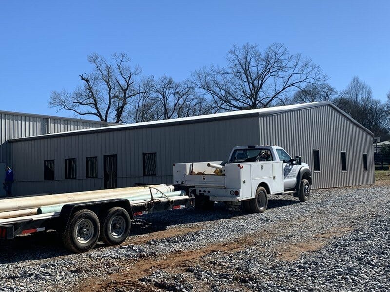 steel building erecting