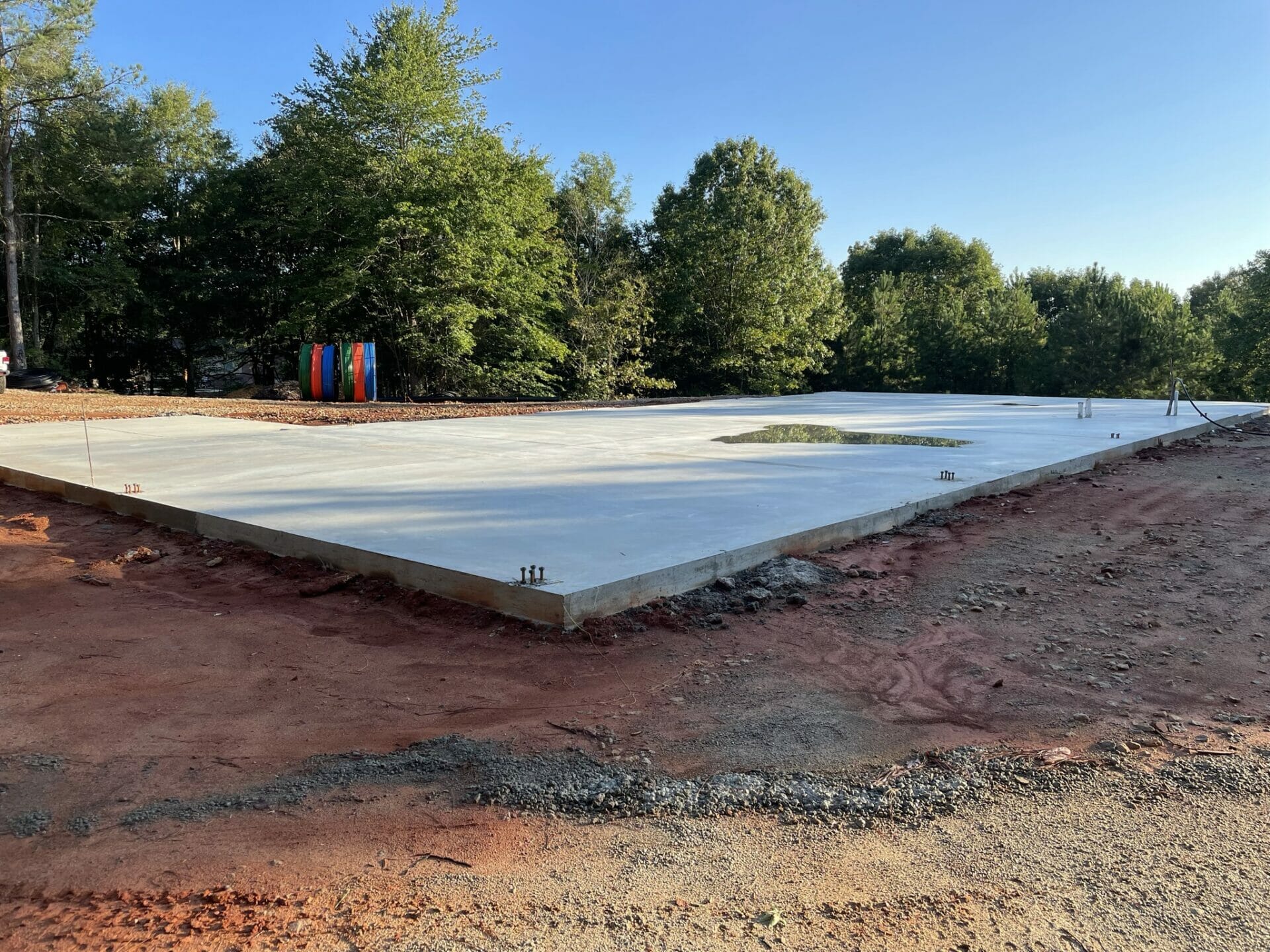 STEEL BUILDING CONCRETE SLAB